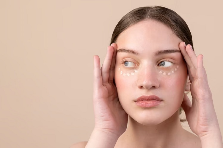 Что нужно сделать чтобы убрать морщины под глазами: косметологические методы